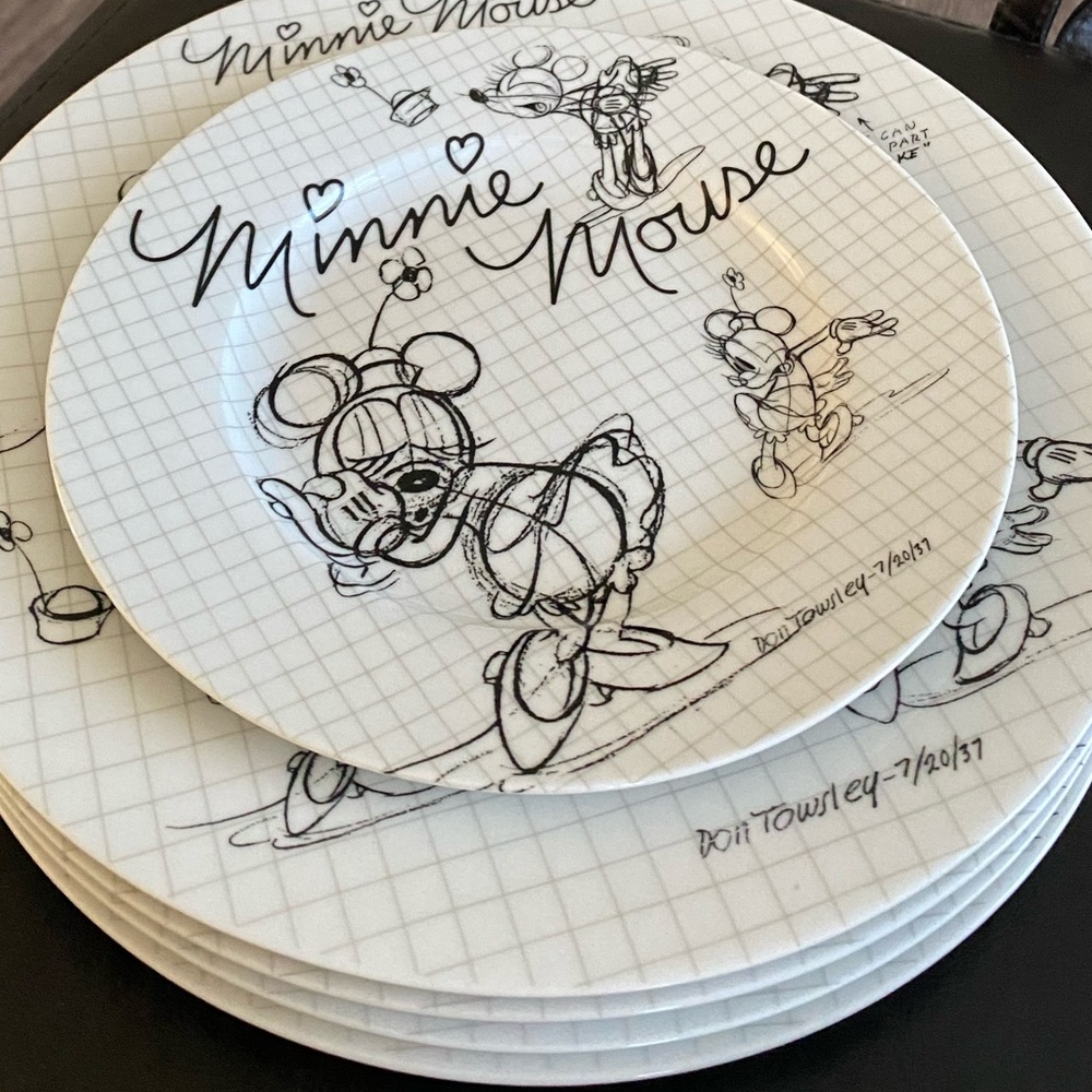 Minnie Mouse plates - Picture 4 of 10